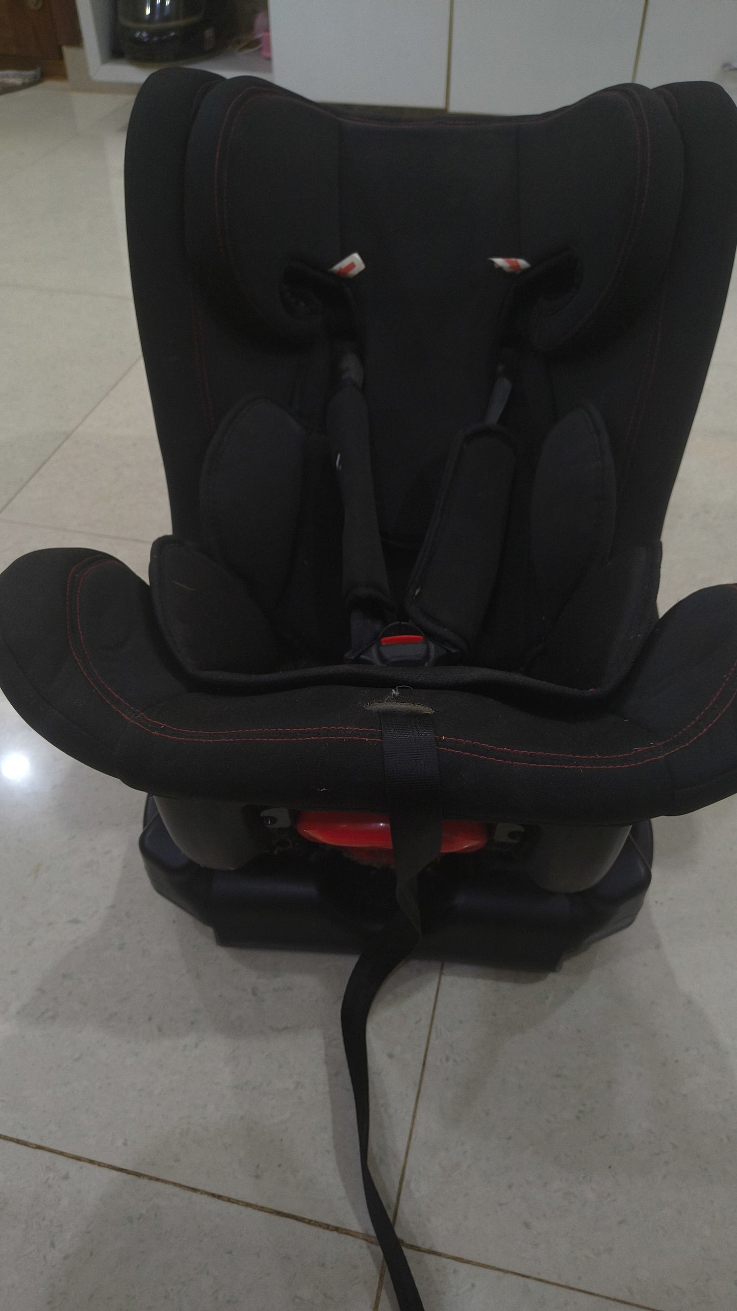 Babyhug Car Seat With Complimentary Baby Carrier