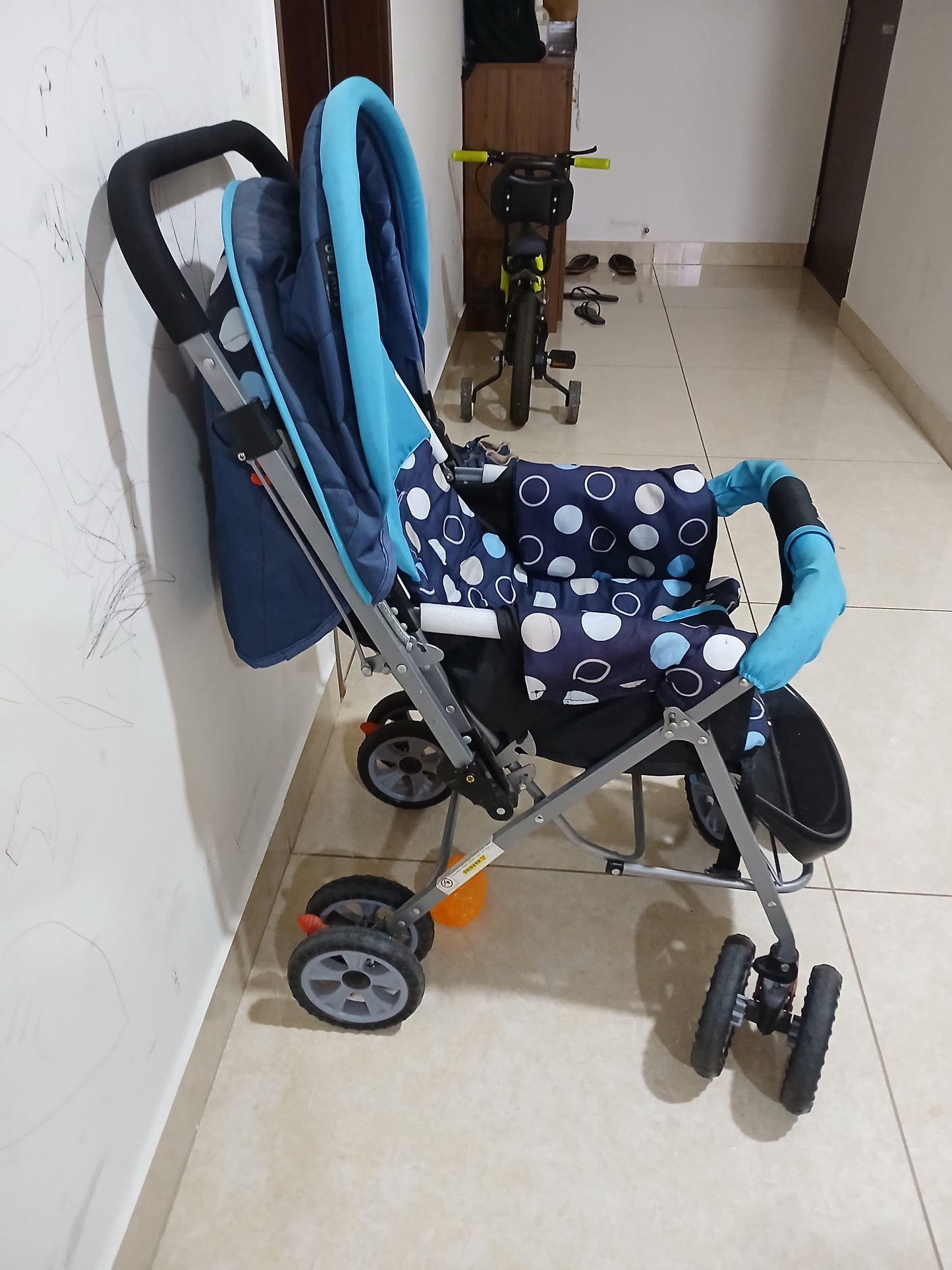 LuvLap Sunshine Baby stroller
