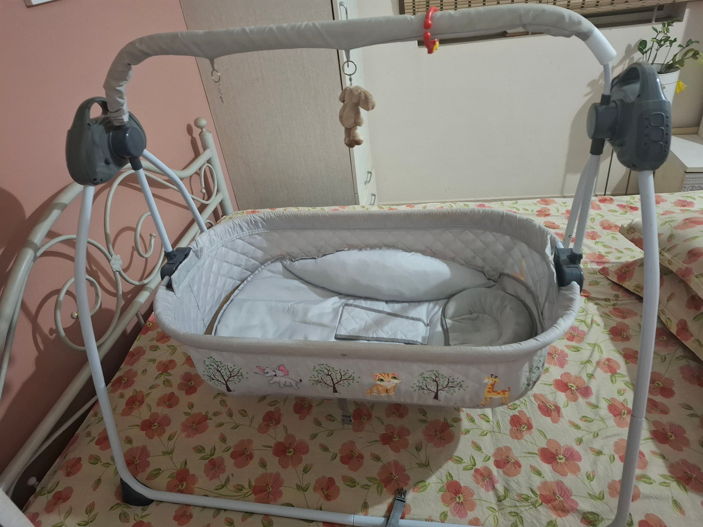 Babyhug Automatic Baby Swing Electric cradle