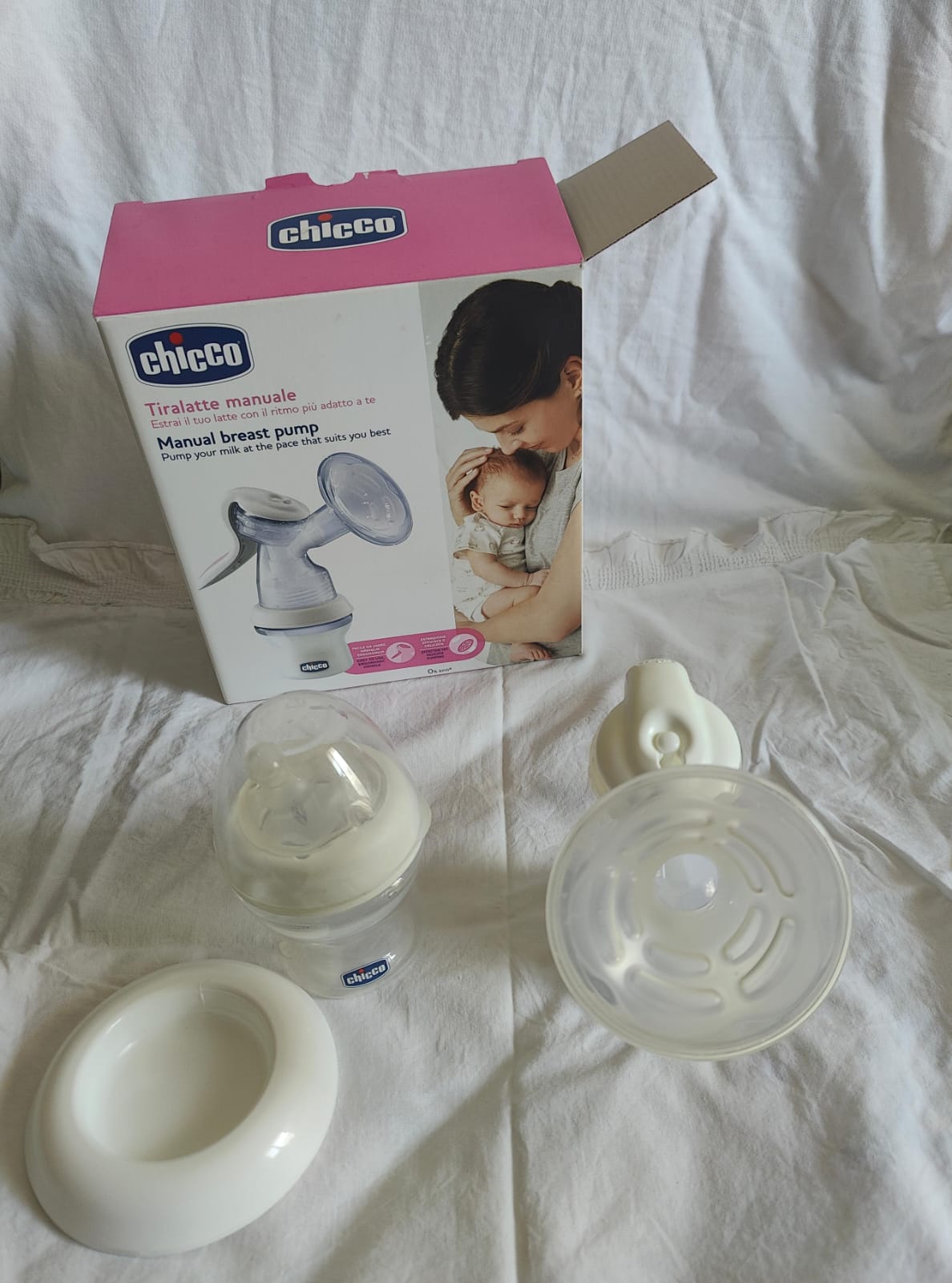Chicco Natural Feeling Manual Breast Pump for Breastfeeding Mothers | BPA Free
