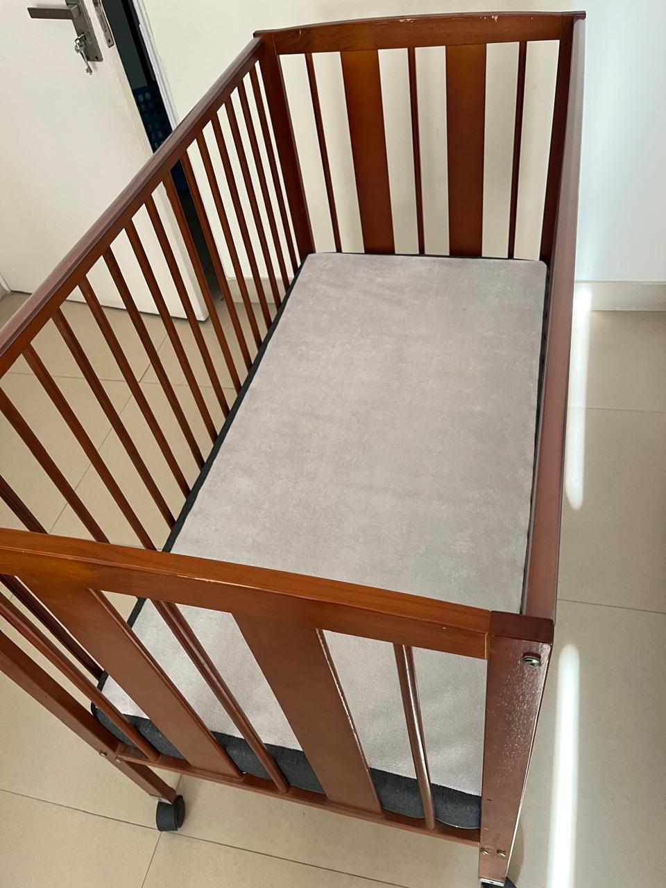 Babyhug Montana Wooden Crib | Gently Loved