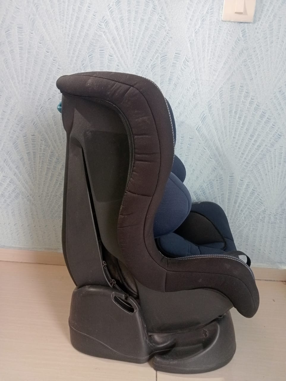 LuvLap Sports Convertible Car Seat For Age 0-4 Years