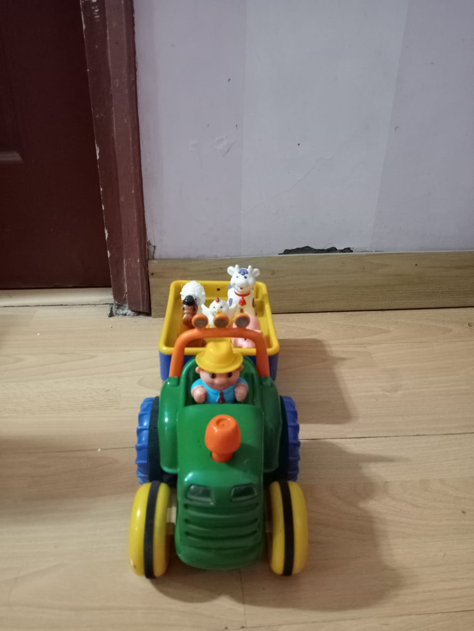 Kiddieland: Light N' Sound: Farm Tractor - Vehicle & Animal Toy Playset