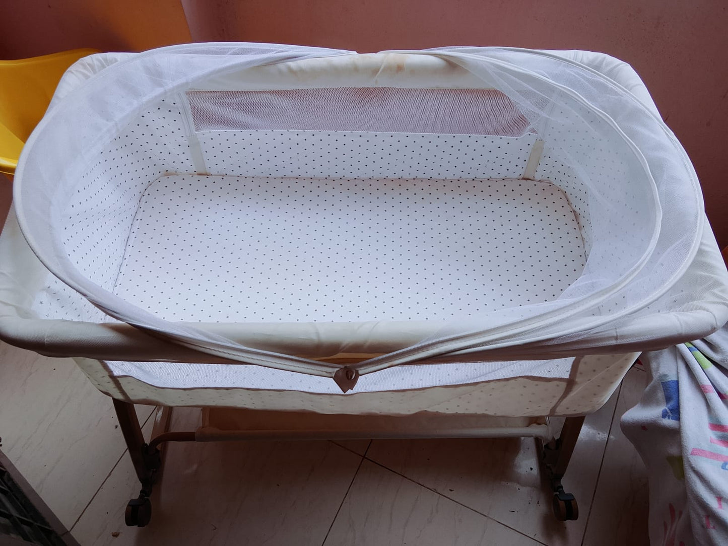 Star and Daisy Baby Cradle