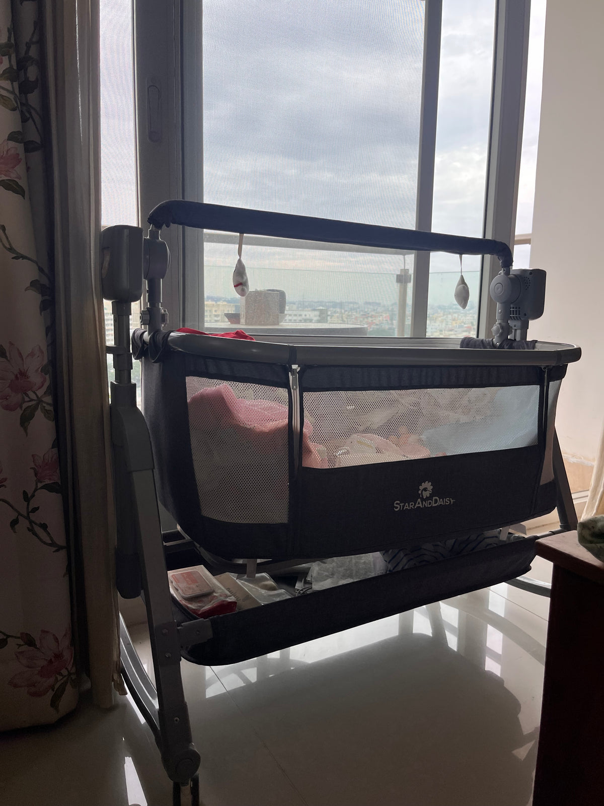 Star and Daisy Electric Baby Cot