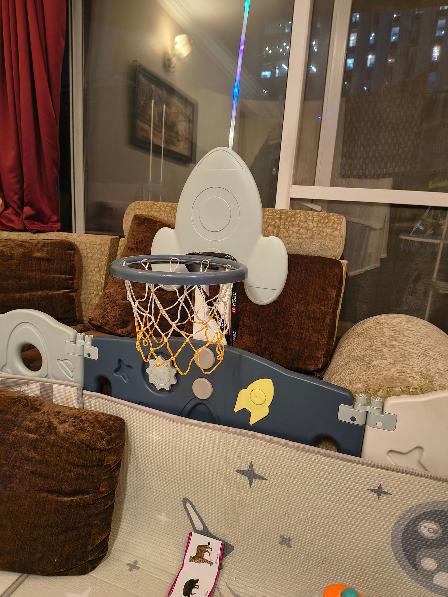 Babyliv Playpen with Soft Mat & Basketball Net