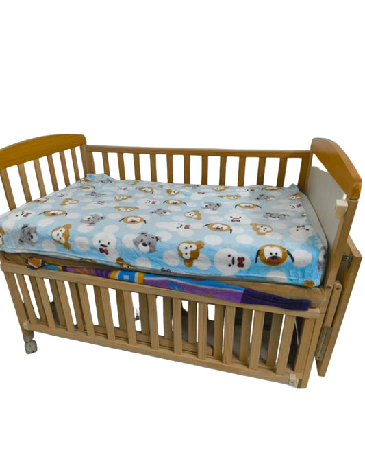 Babyhug Wooden Crib
