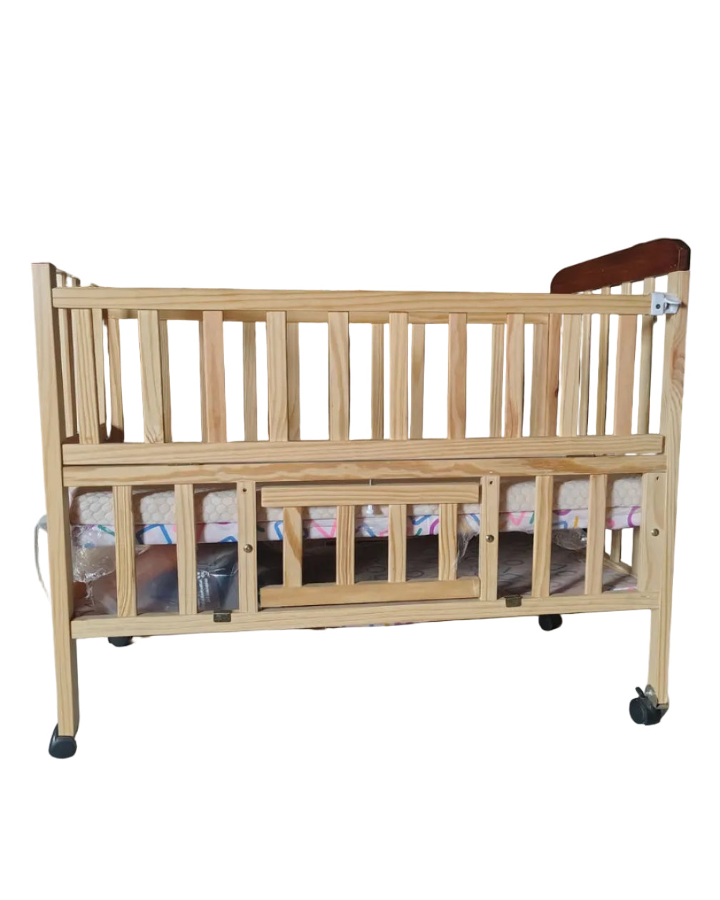 Furnifest Baby cot