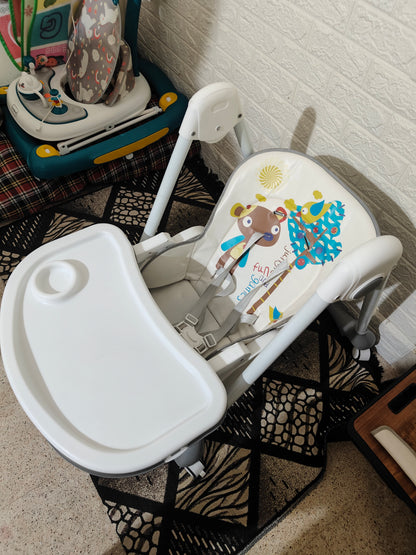 R for rabbit  Marshmallow high chair
