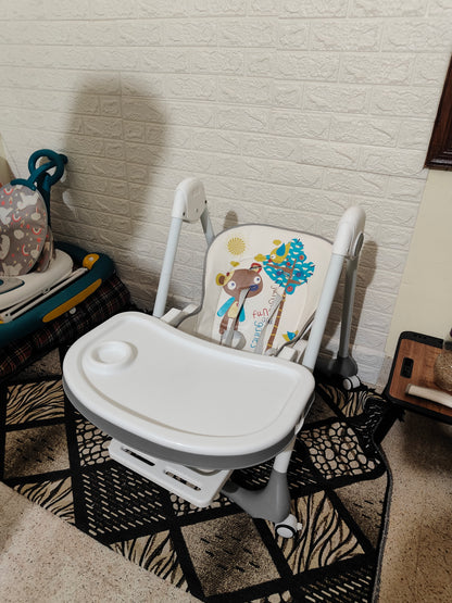 R for rabbit  Marshmallow high chair