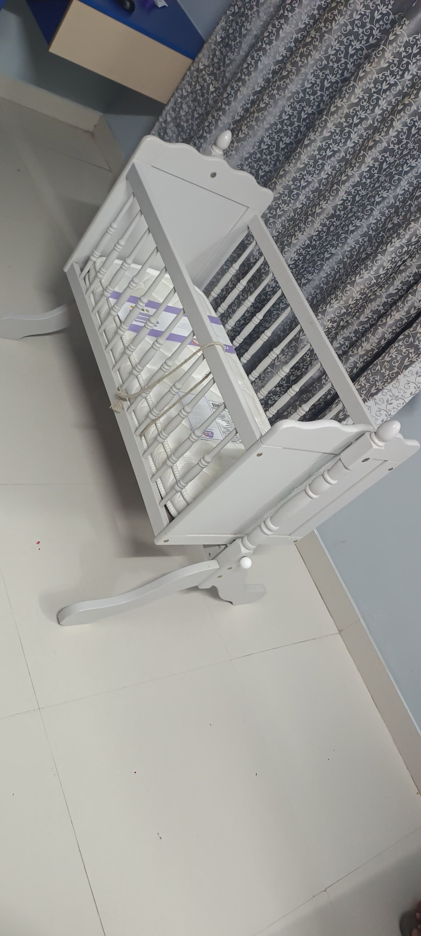 Miarcus Rubber Wood White Baby Cradle