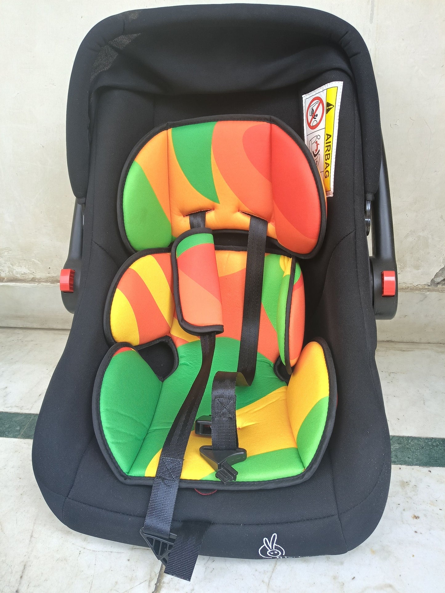 R for Rabbit Picaboo Baby carry cot/Infant car seat