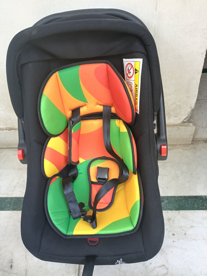 R for Rabbit Picaboo Baby carry cot/Infant car seat