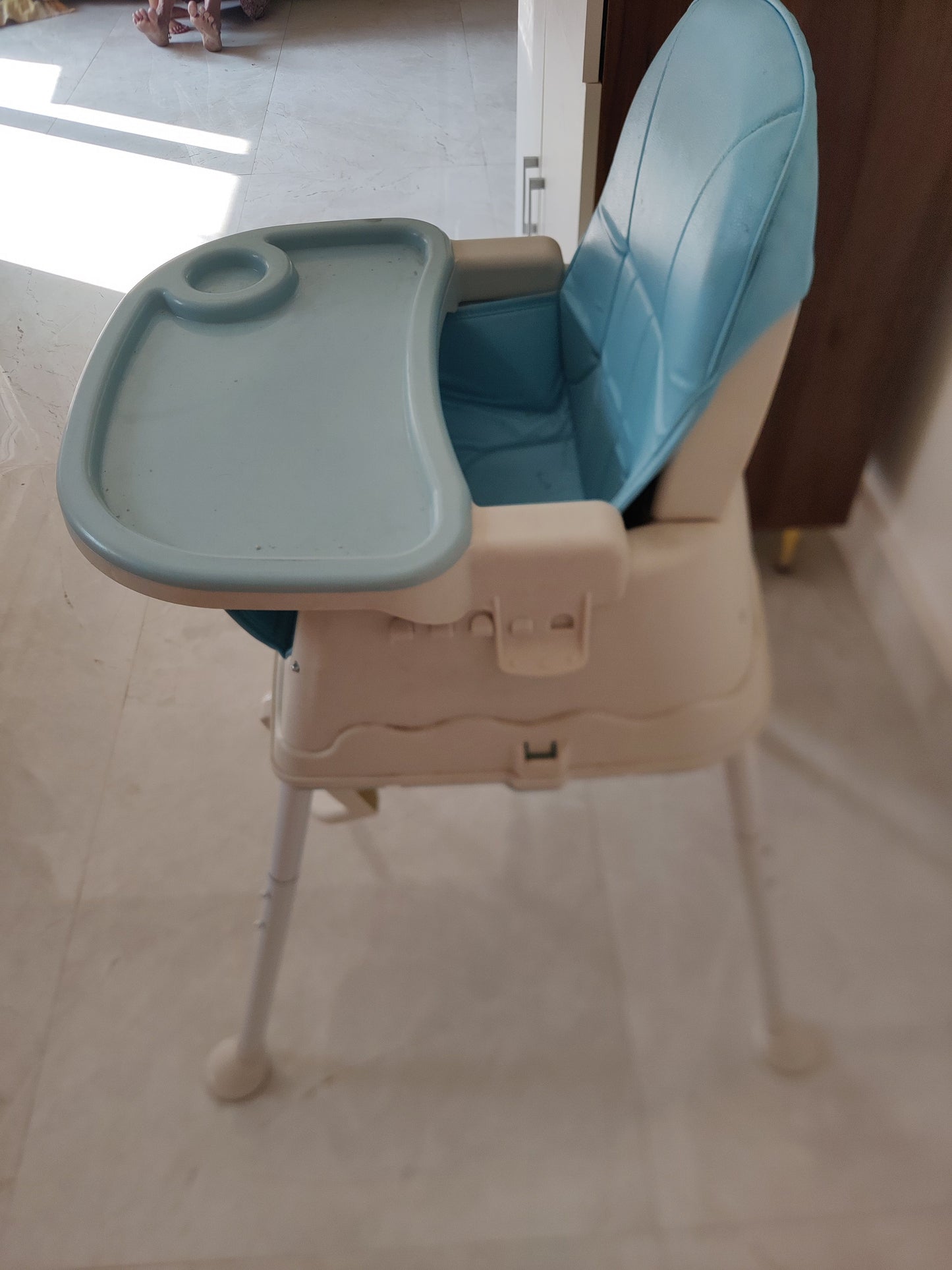 Star and Daisy high chair