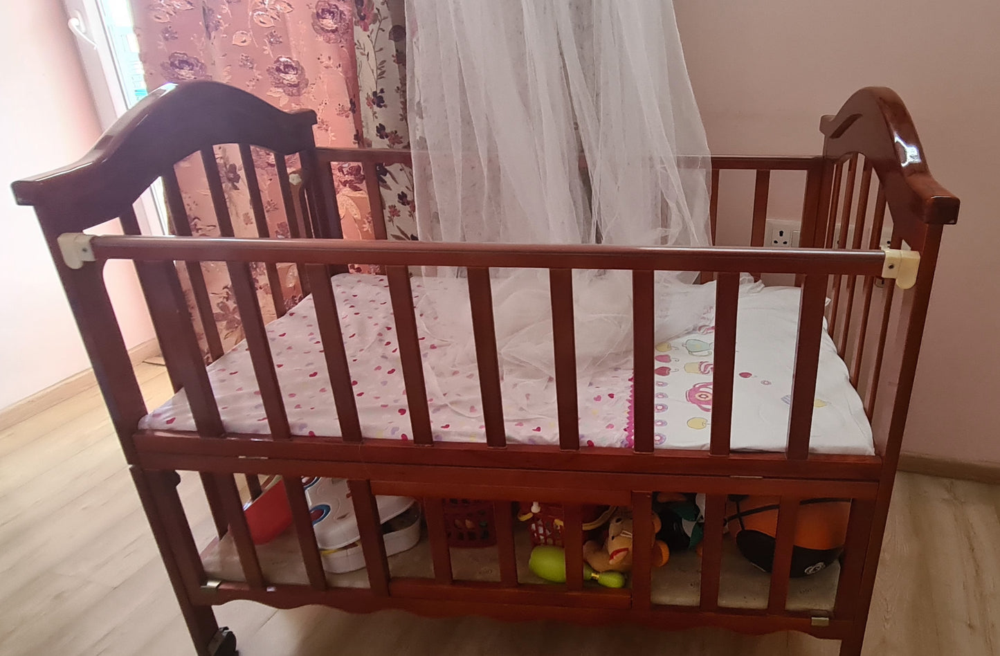 Harry and Honey Baby Cot