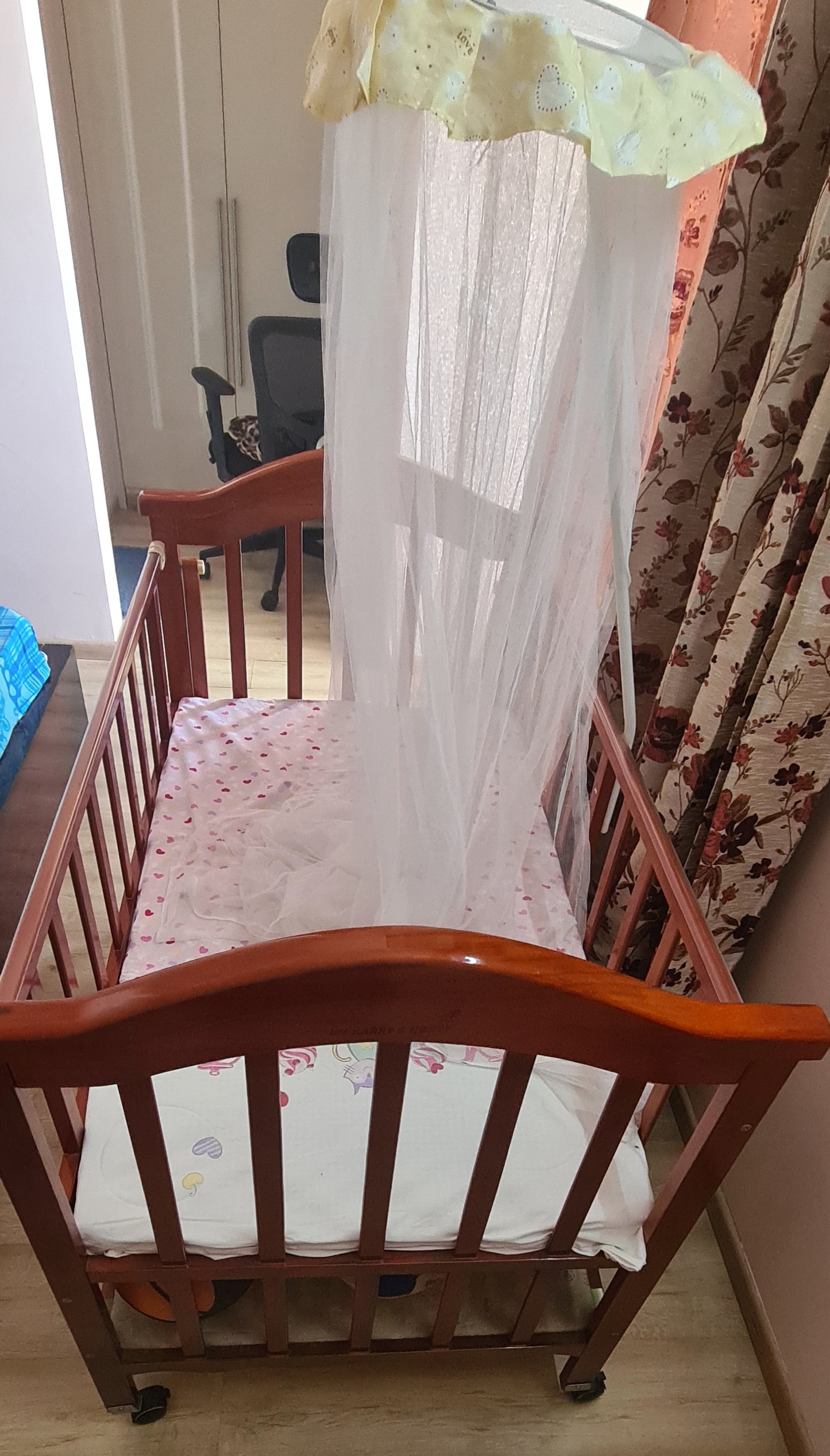 Harry and Honey Baby Cot