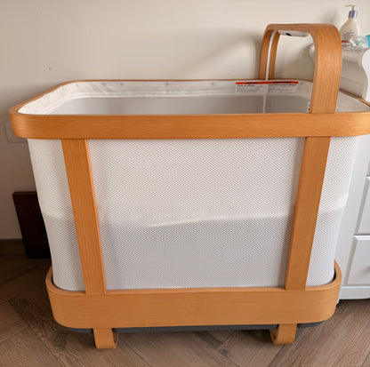 Cradlewise  Smart Bassinet and Crib