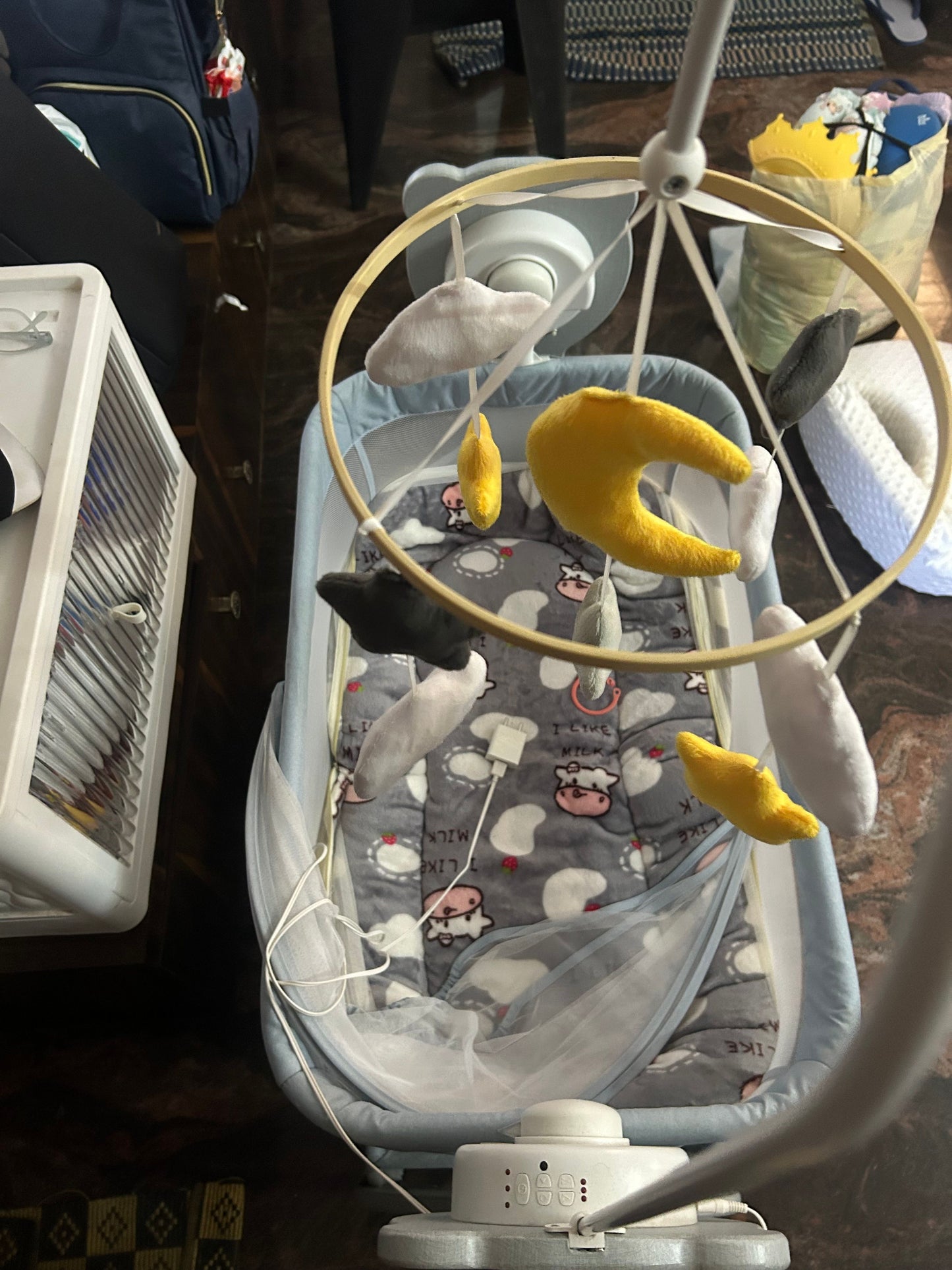 MeeMee Sweet Love Automatic Electric Cradle with Cot Mobile