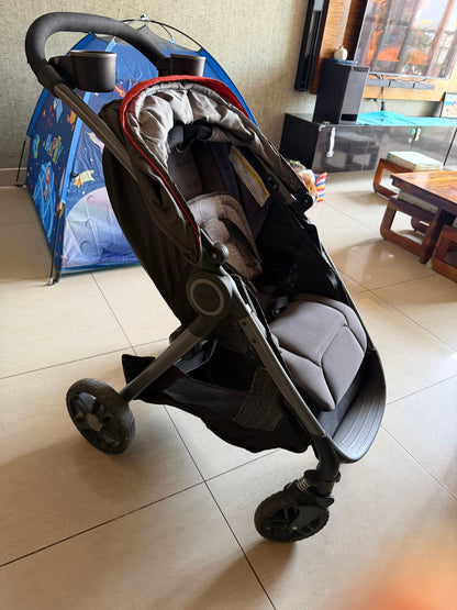 Graco  Fast Action DLX Baby Stroller & Car Seat Travel System