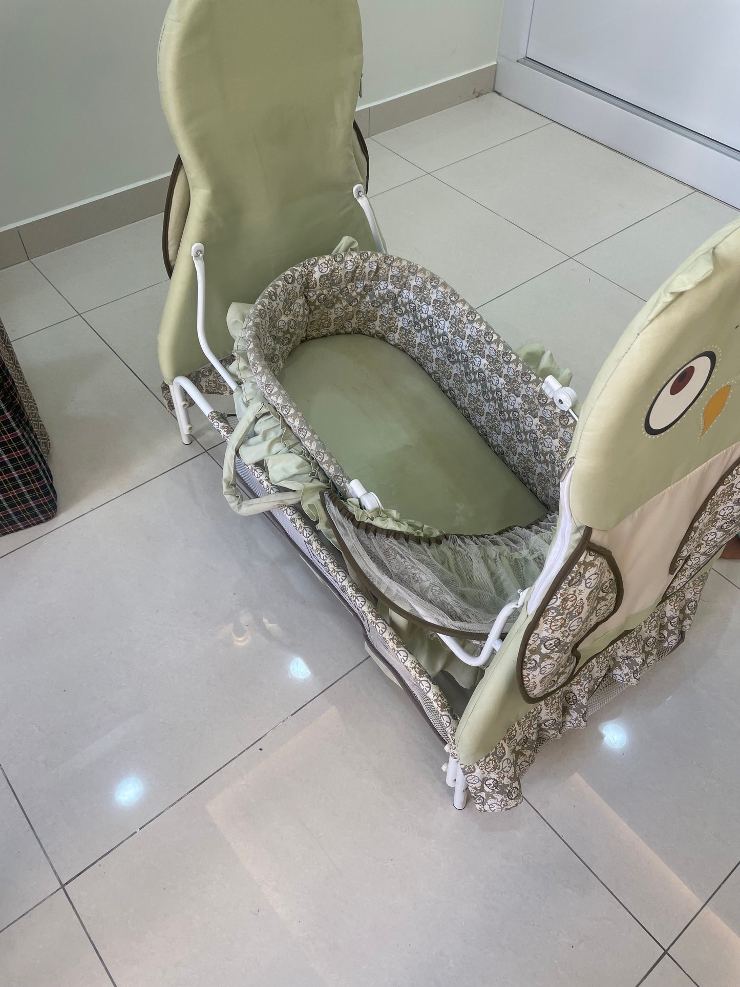 Babyhug Owl Print Cradle with Mosquito Net and Swing Lock function