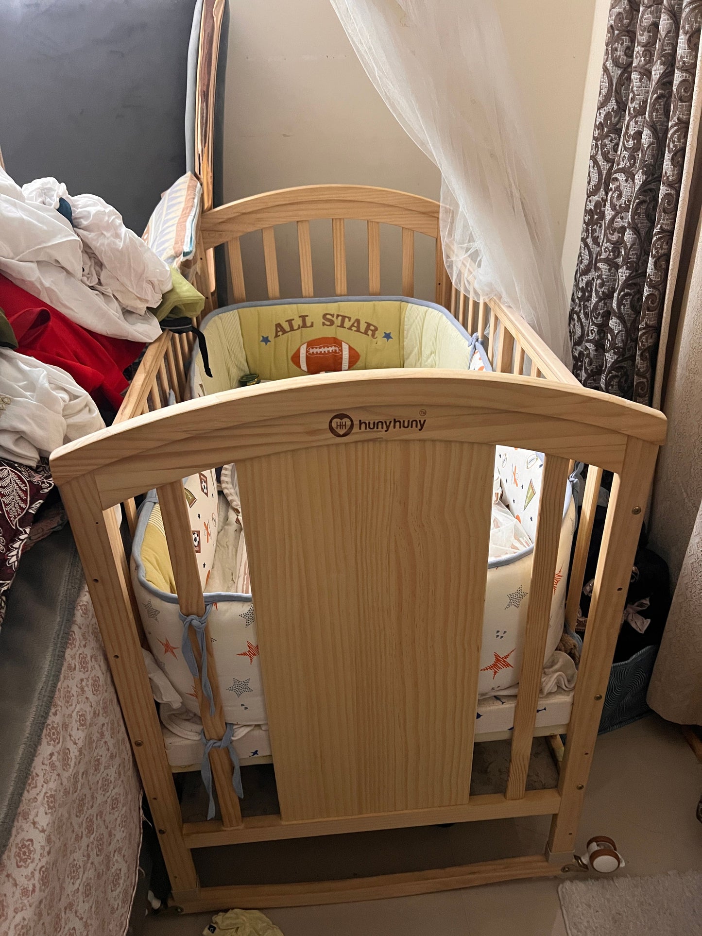 Huny huny  Baby bed and rocker 2in 1