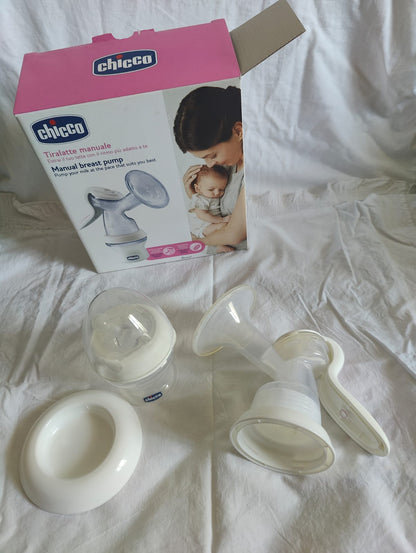 Chicco Natural Feeling Manual Breast Pump for Breastfeeding Mothers | BPA Free