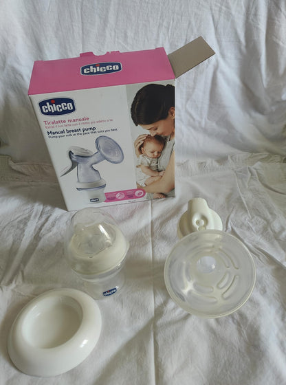 Chicco Natural Feeling Manual Breast Pump for Breastfeeding Mothers | BPA Free