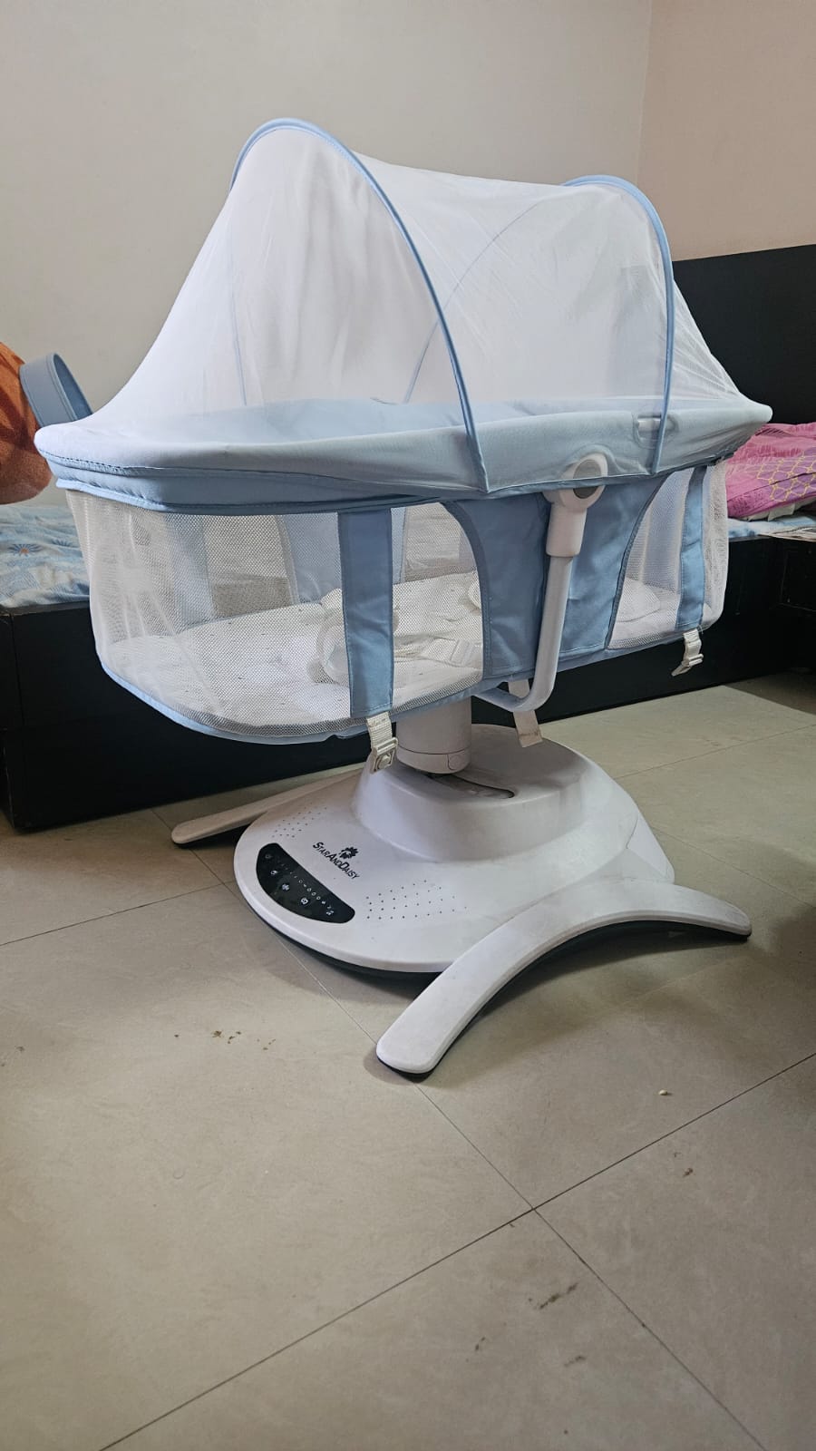 StarAndDaisy 2-in-1 Electric Swing Cradle with Automatic Swing Multi-Motion