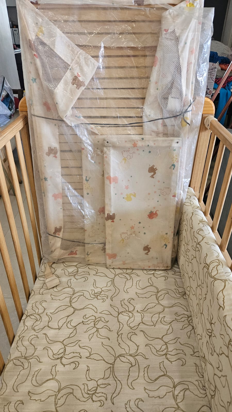 Babyhug Lily Baby Cot With Bassinet & Mattress