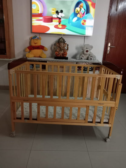 Babyhug Montana Wooden Crib With Mattress