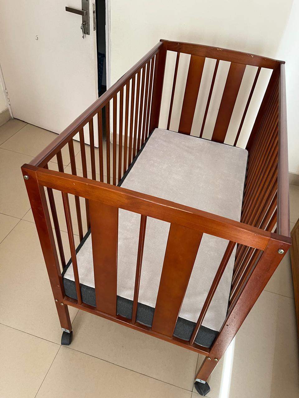 Babyhug Montana Wooden Crib | Gently Loved