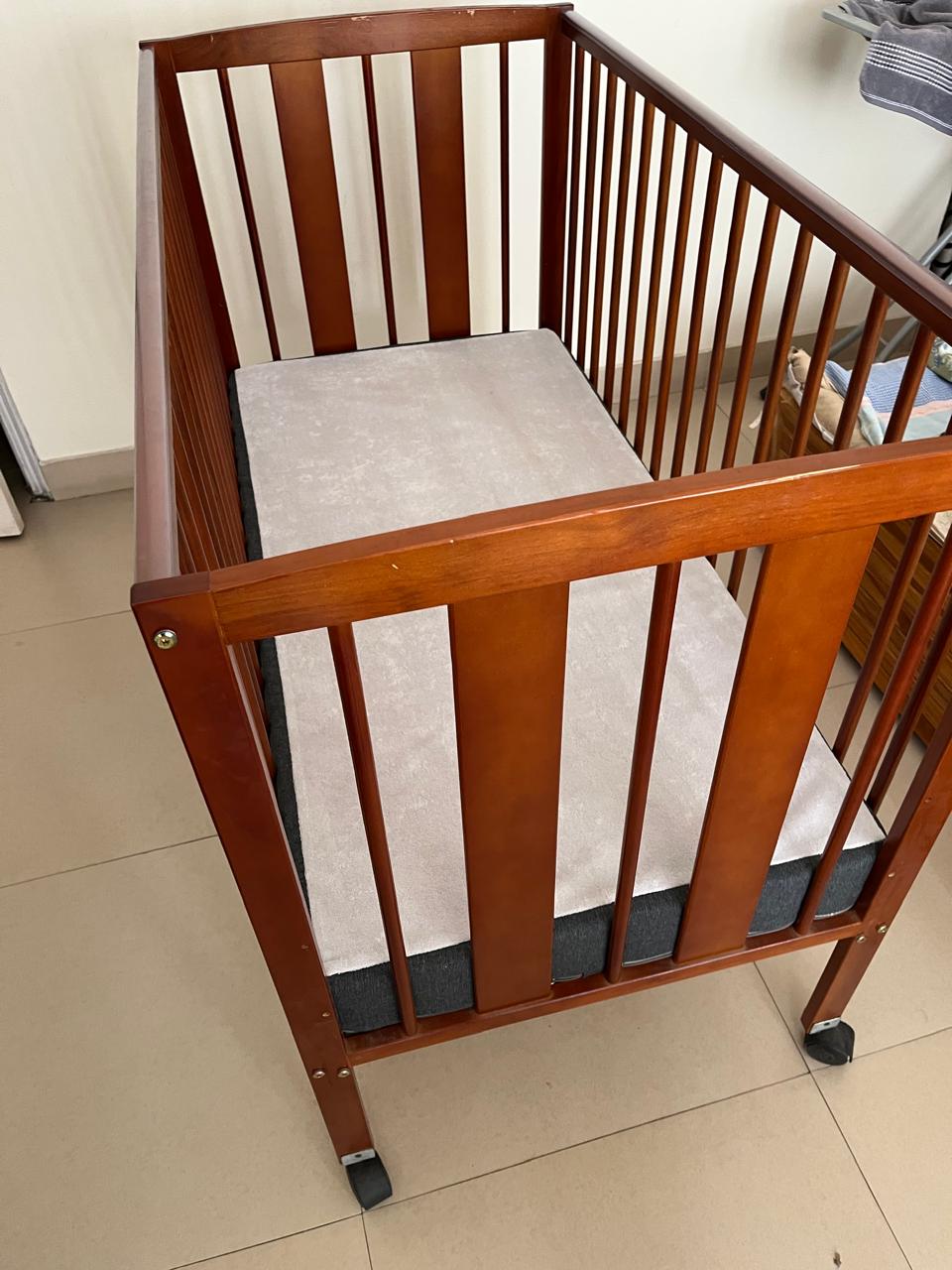 Babyhug Montana Wooden Crib | Gently Loved