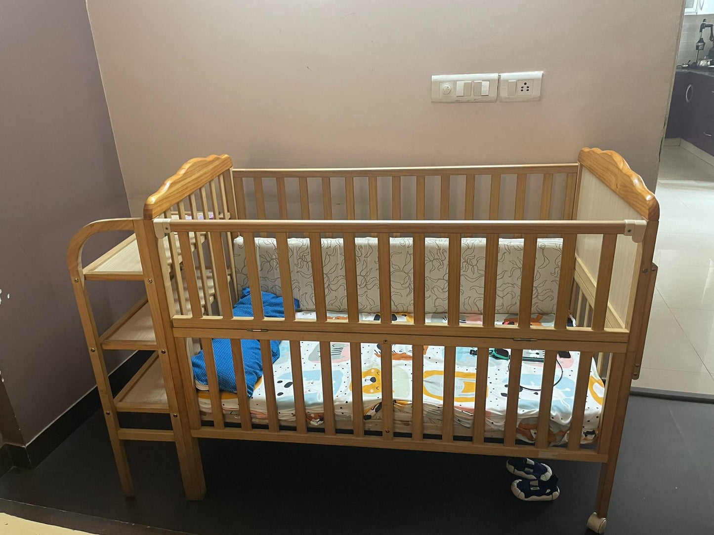 Babyhug Lily Baby Cot With Bassinet & Mattress