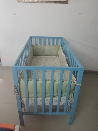 Babyhug Visby Wooden Cot with 3 Level Height Adjustment