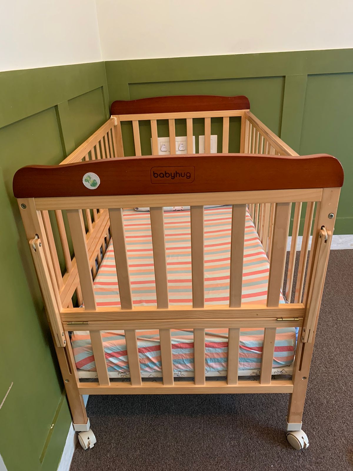 Babyhug Hamilton Cot With Sleepy Cat Mattress
