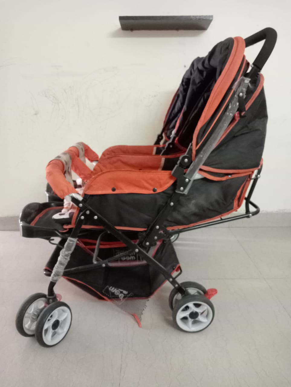 Mee Mee Comfortable Twin Pram | For 0-3 Years