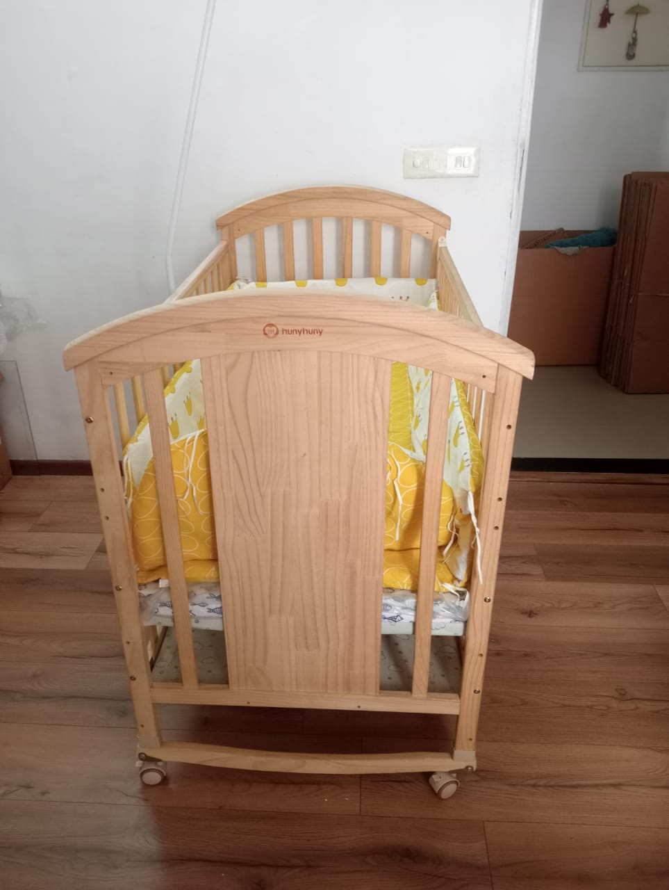 Huny Huny Plus Strong- Pinewood Baby Bed Crib With Mosquito Net & Adjustable Stand