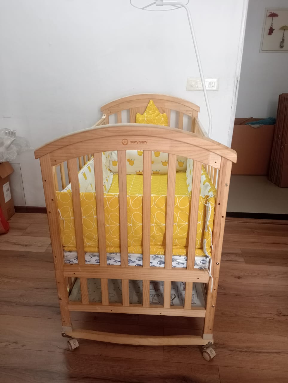Huny Huny Plus Strong- Pinewood Baby Bed Crib With Mosquito Net & Adjustable Stand