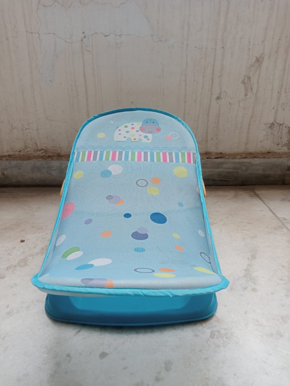 LuvLap Hippo Dippo Baby Bather