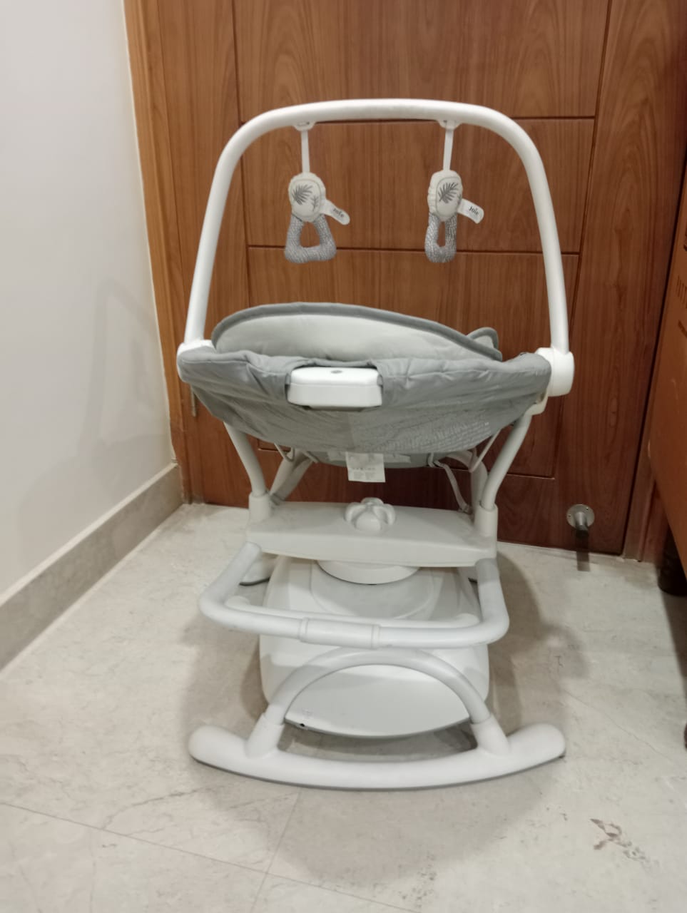 Joie	Meet Sansa 2 in 1 Portable Swing & Rocker