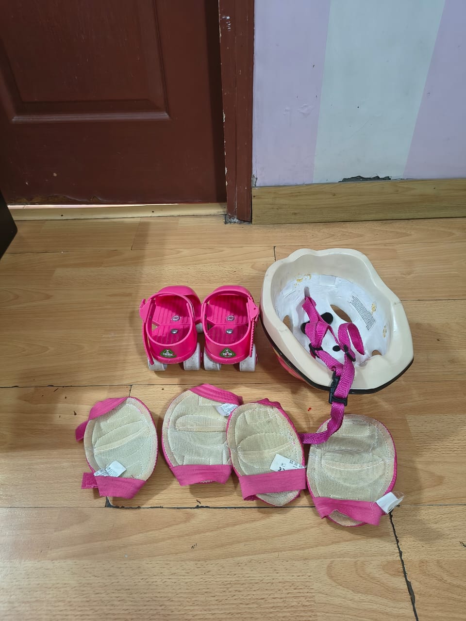Pink Skating Kit - Helmet, Knee Pads and Skates