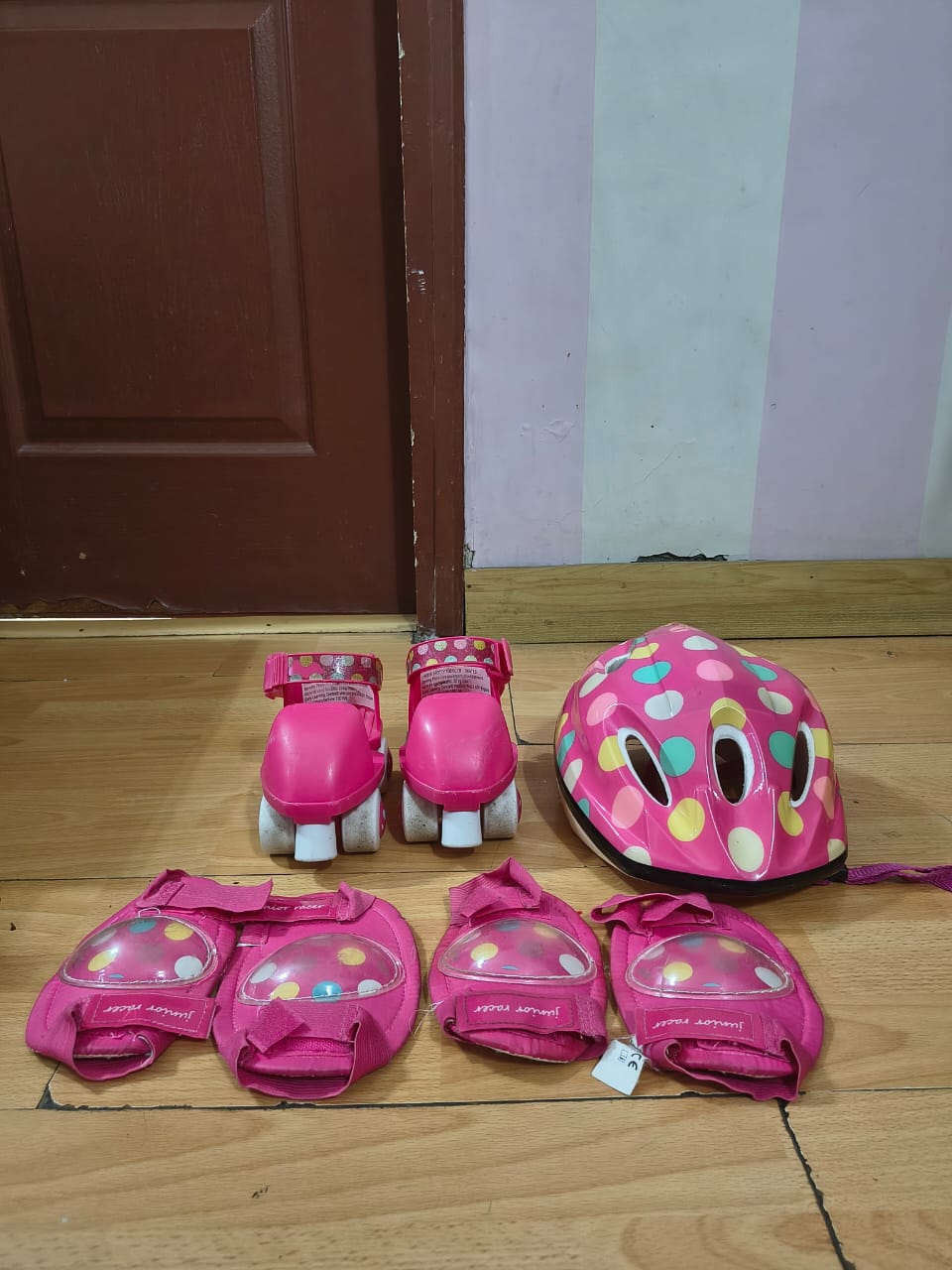 Pink Skating Kit - Helmet, Knee Pads and Skates