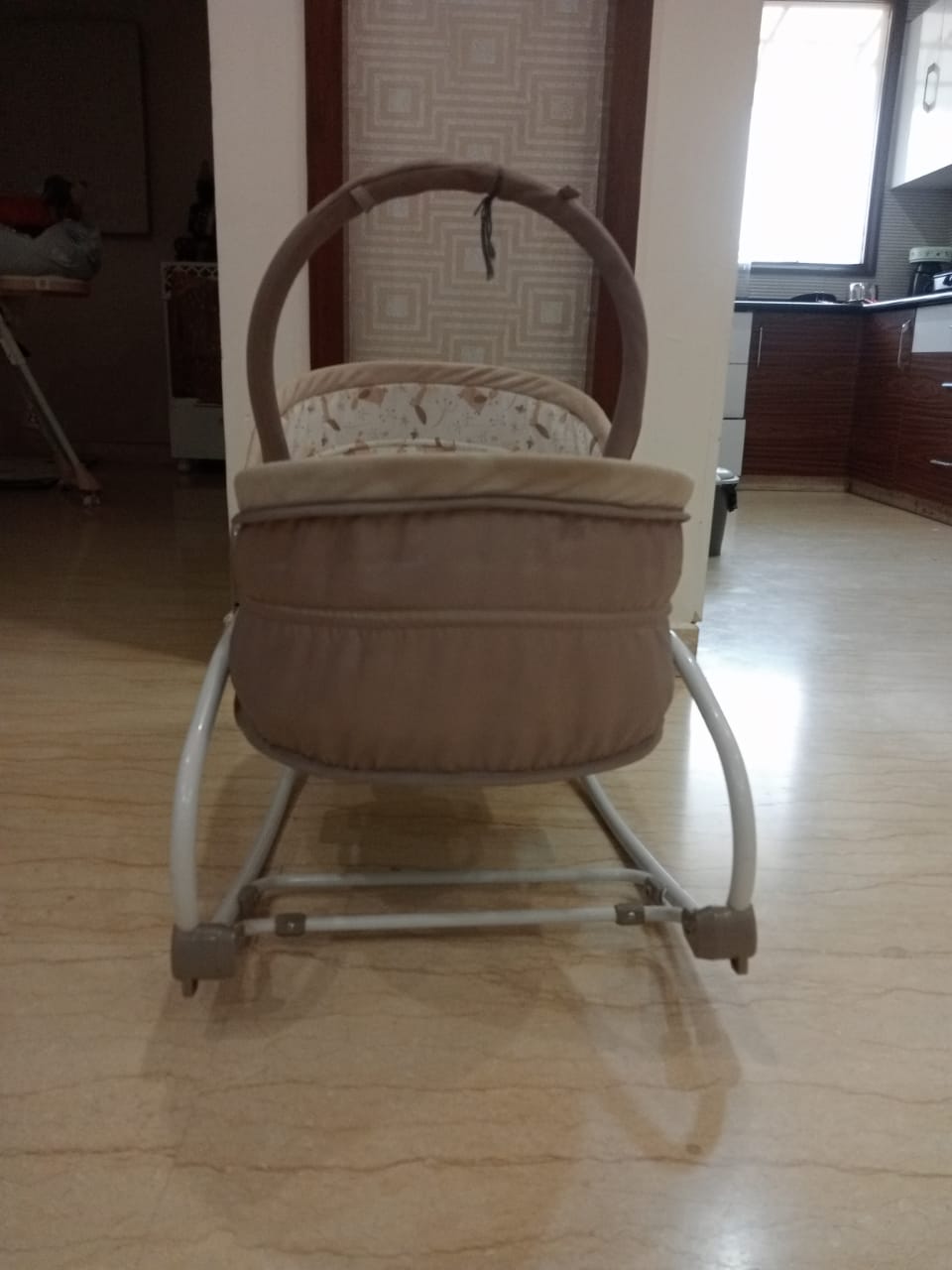 Babyhug	Opal 3-in-1 manual Rocker & Sleeper
