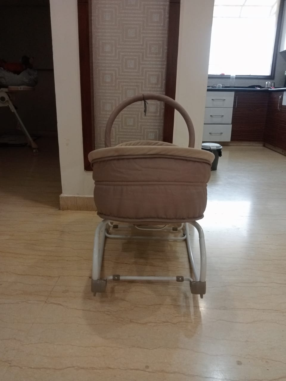 Babyhug	Opal 3-in-1 manual Rocker & Sleeper