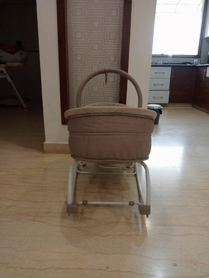 Babyhug	Opal 3-in-1 manual Rocker & Sleeper