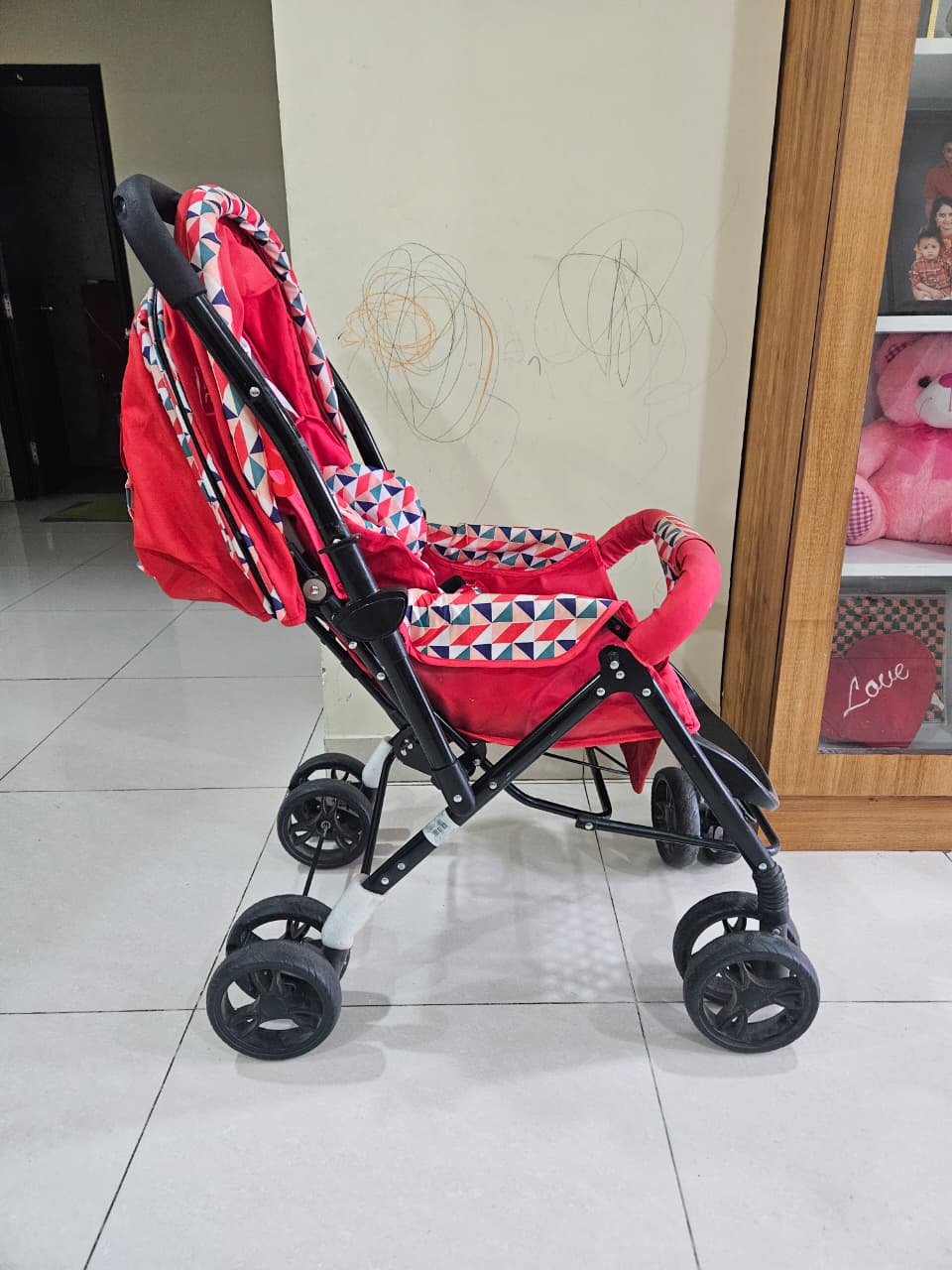 Mee Mee Pram with adjustable postion