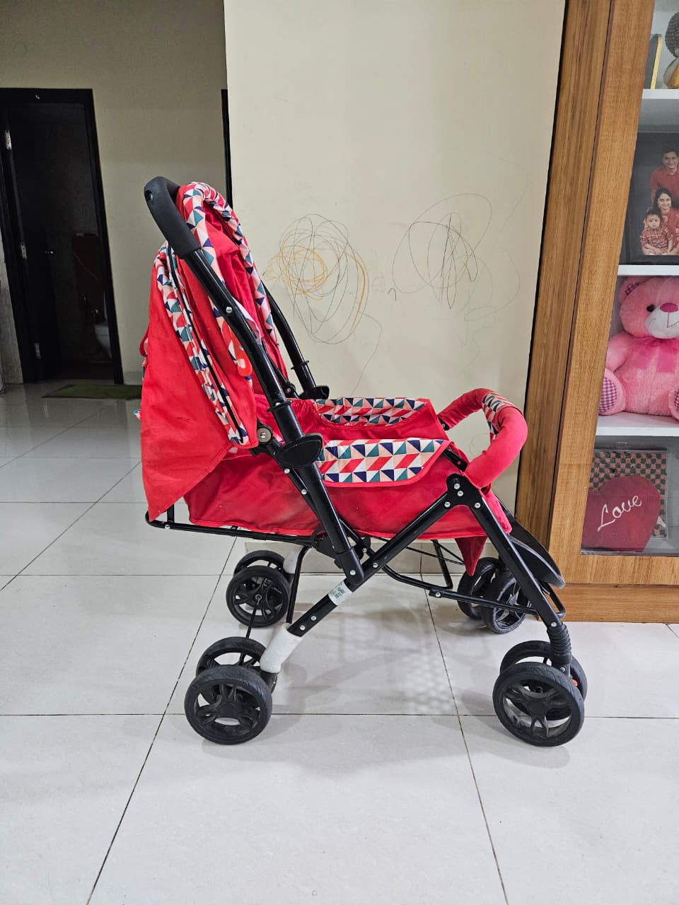 Mee Mee Pram with adjustable postion