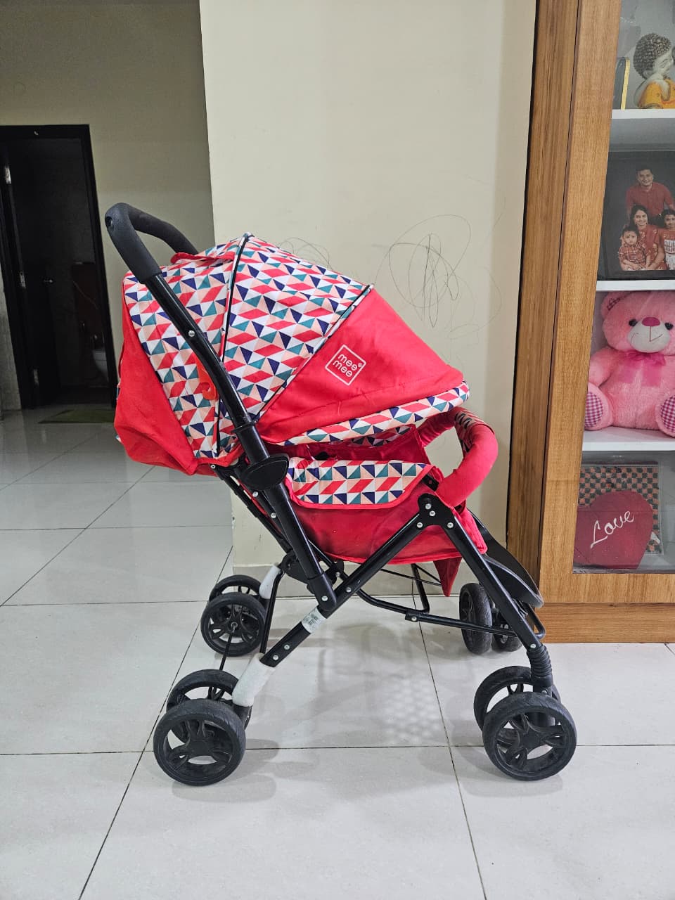 Mee Mee Pram with adjustable postion