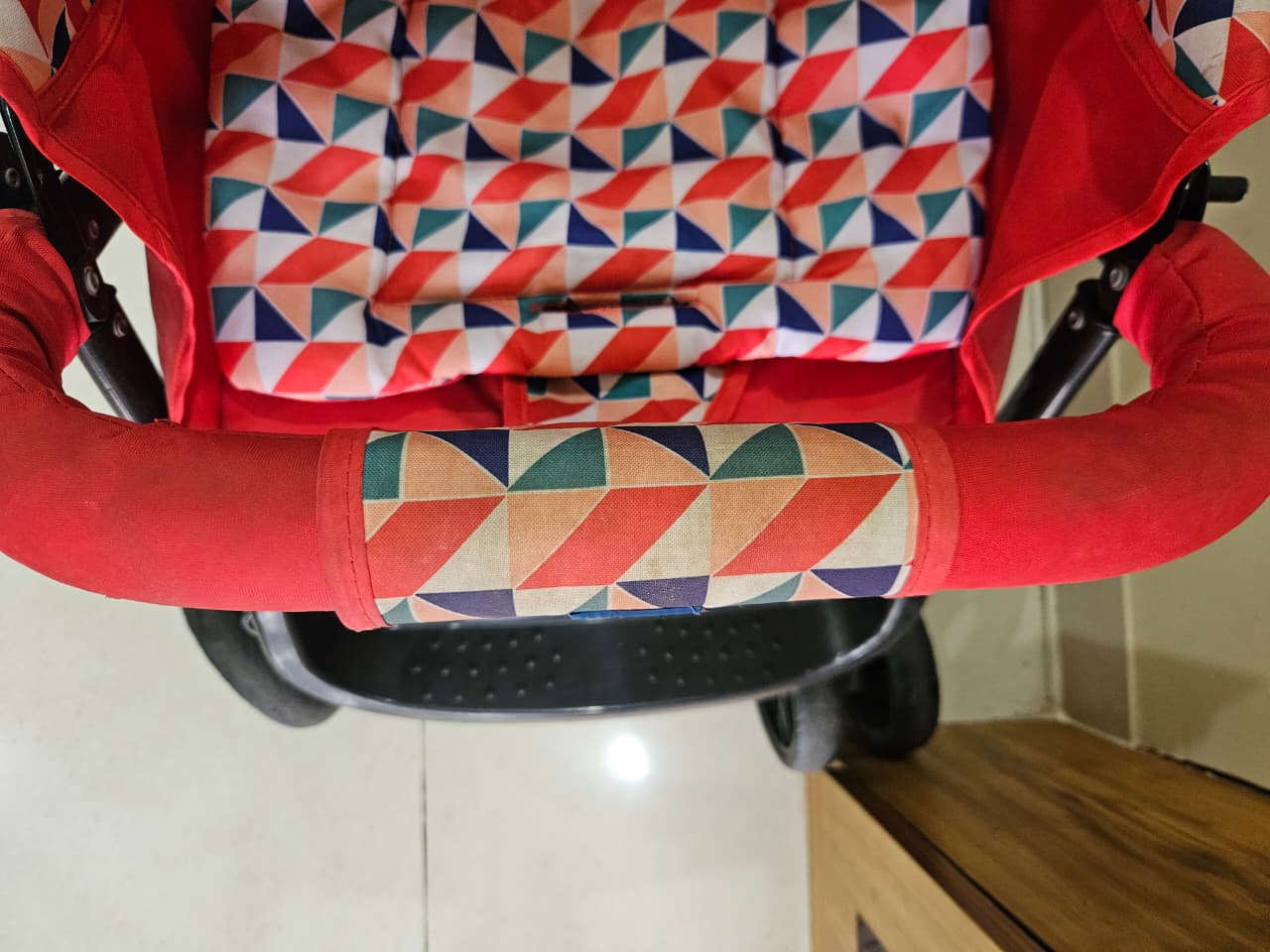 Mee Mee Pram with adjustable postion