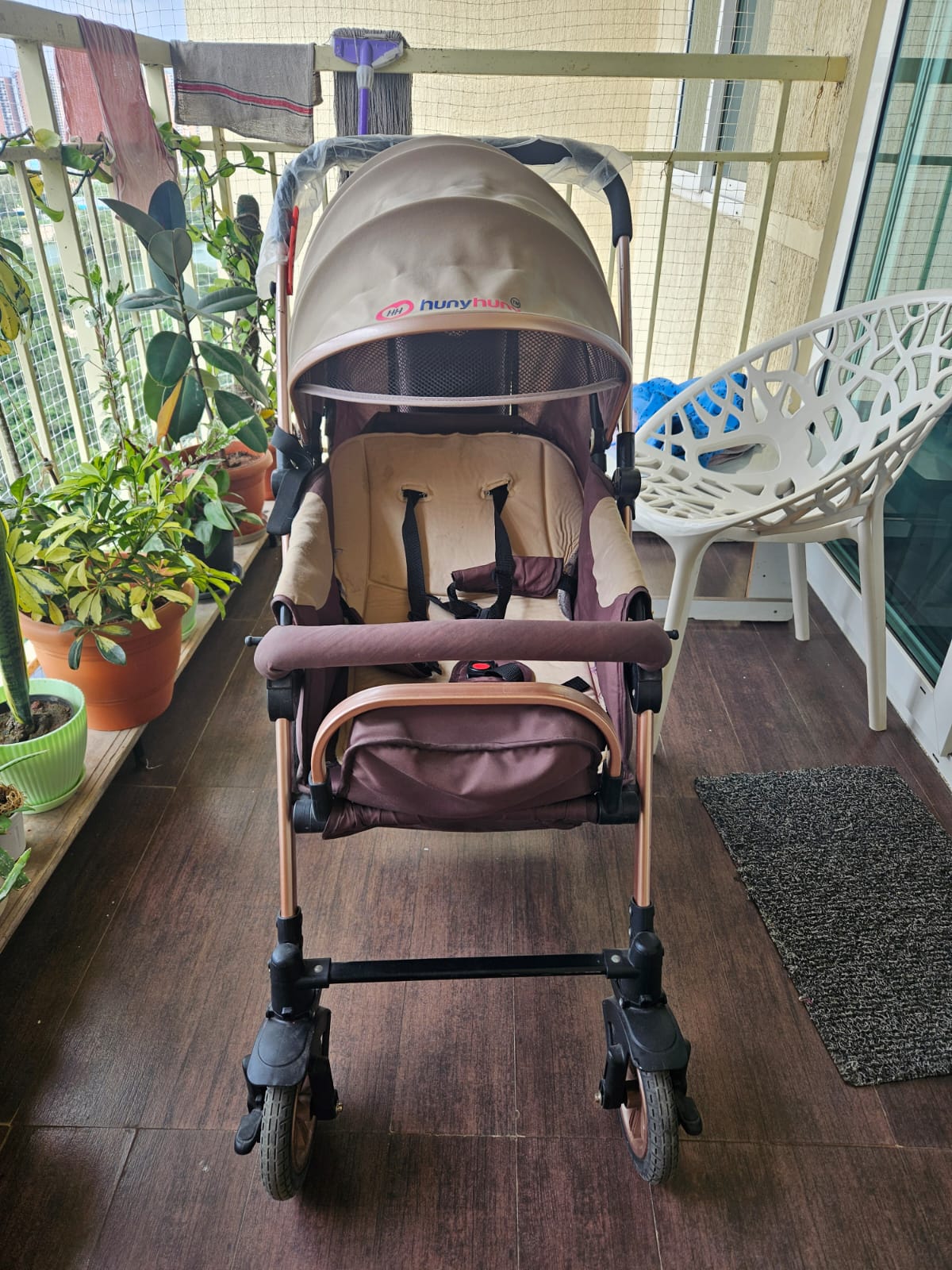 Huny Huny Reversable Handle Pram/Stroller | Gently Loved, 2022